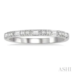 1/6 Ctw Baguette and Round Cut Diamond Stack Band in 14K White Gold