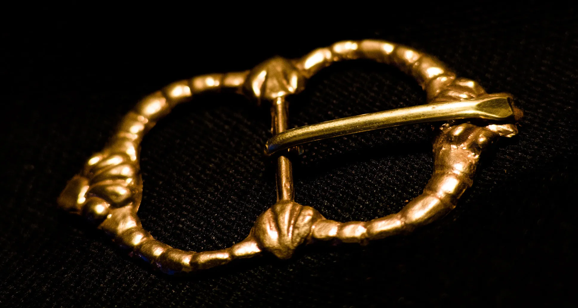 16th Century Double Oval belt buckle with Flower - Z-79