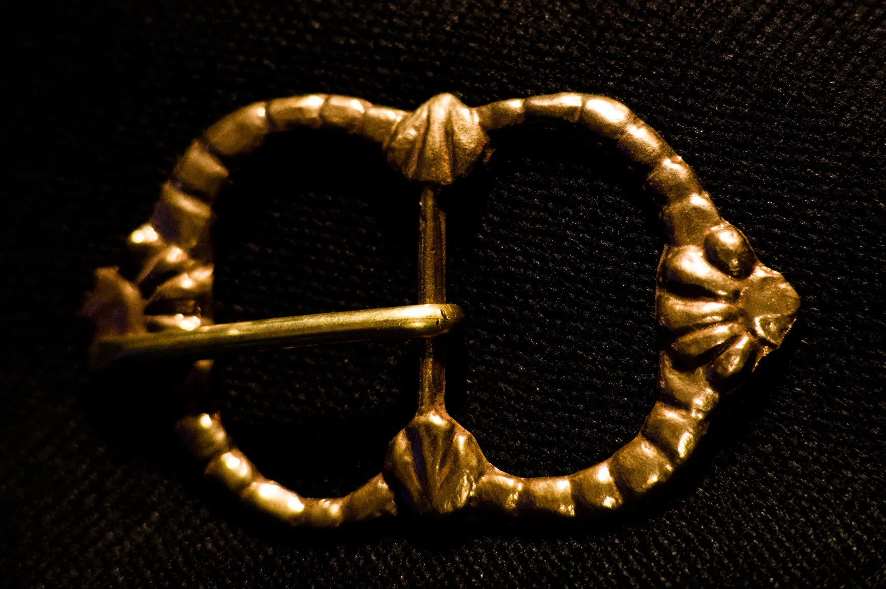 16th Century Double Oval belt buckle with Flower - Z-79