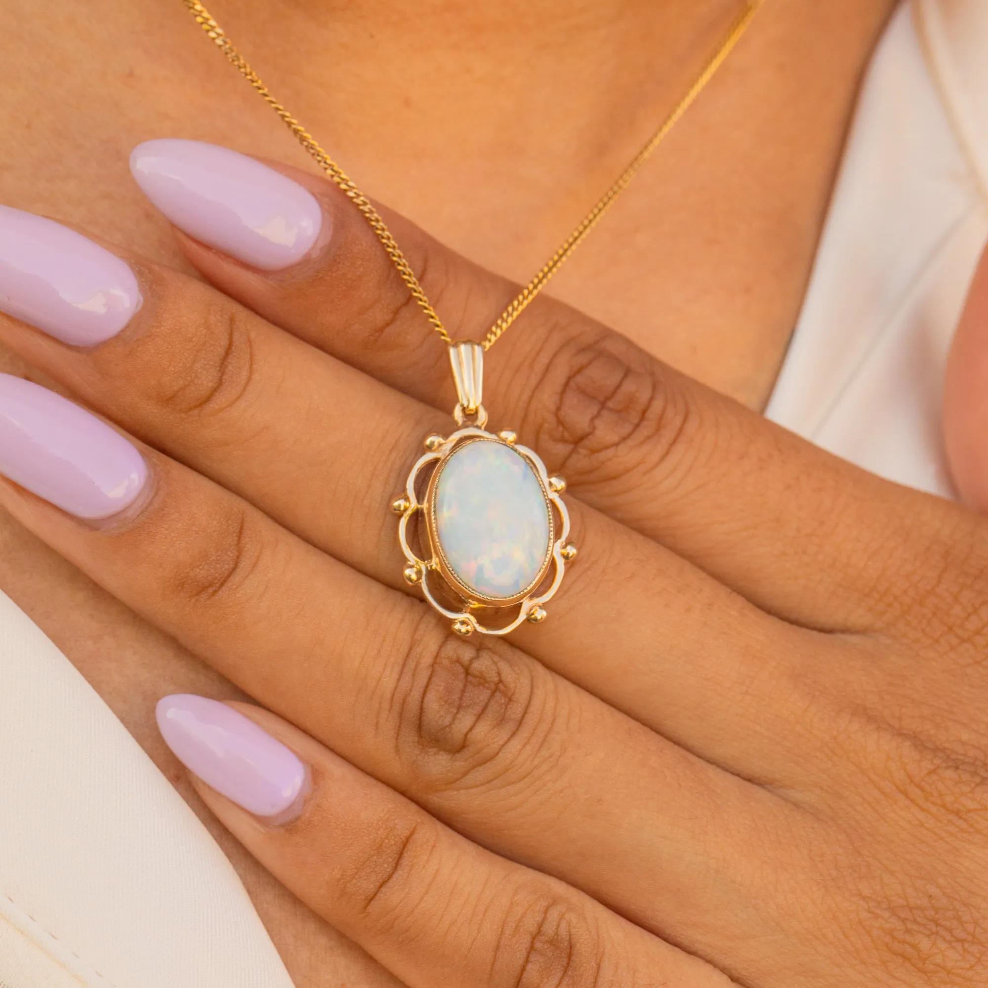 9ct Gold Opal Pendant, 3.65ct.