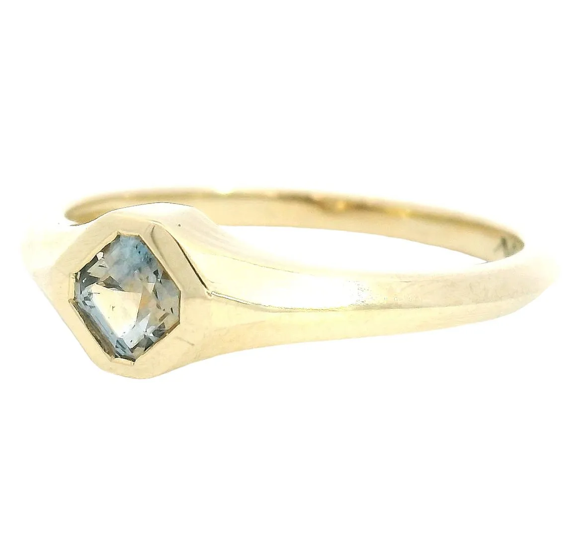 Charvi Montana Sapphire Signet Ring