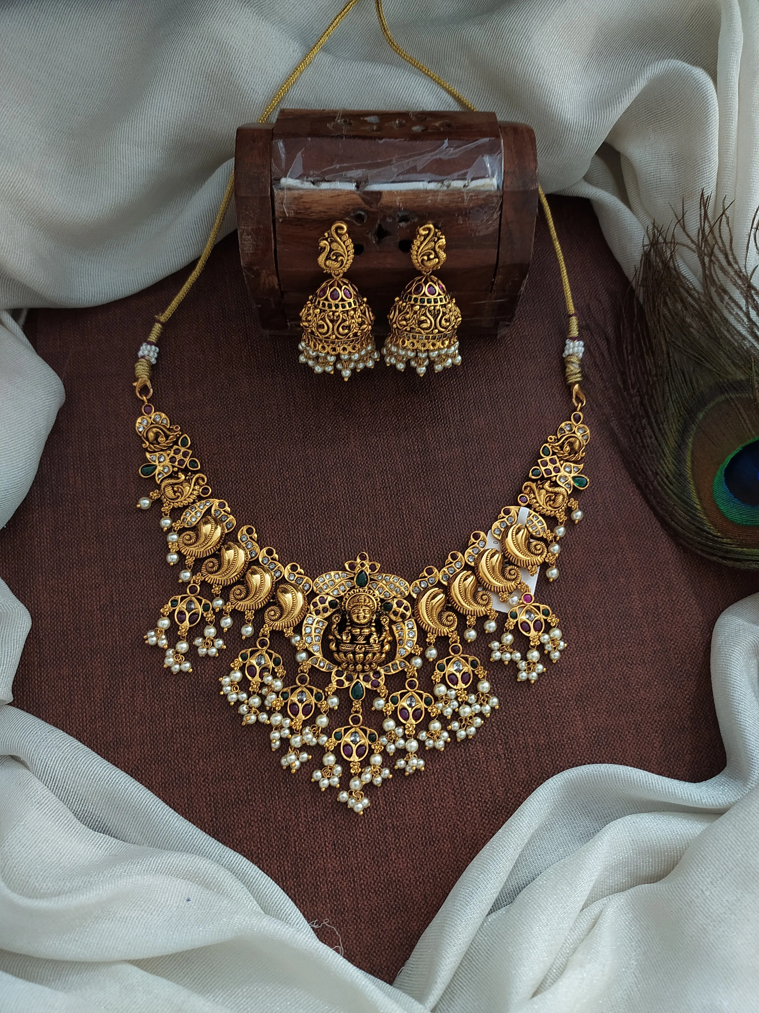 Divine Radiance: Traditional Antique Lakshmi Necklace Set