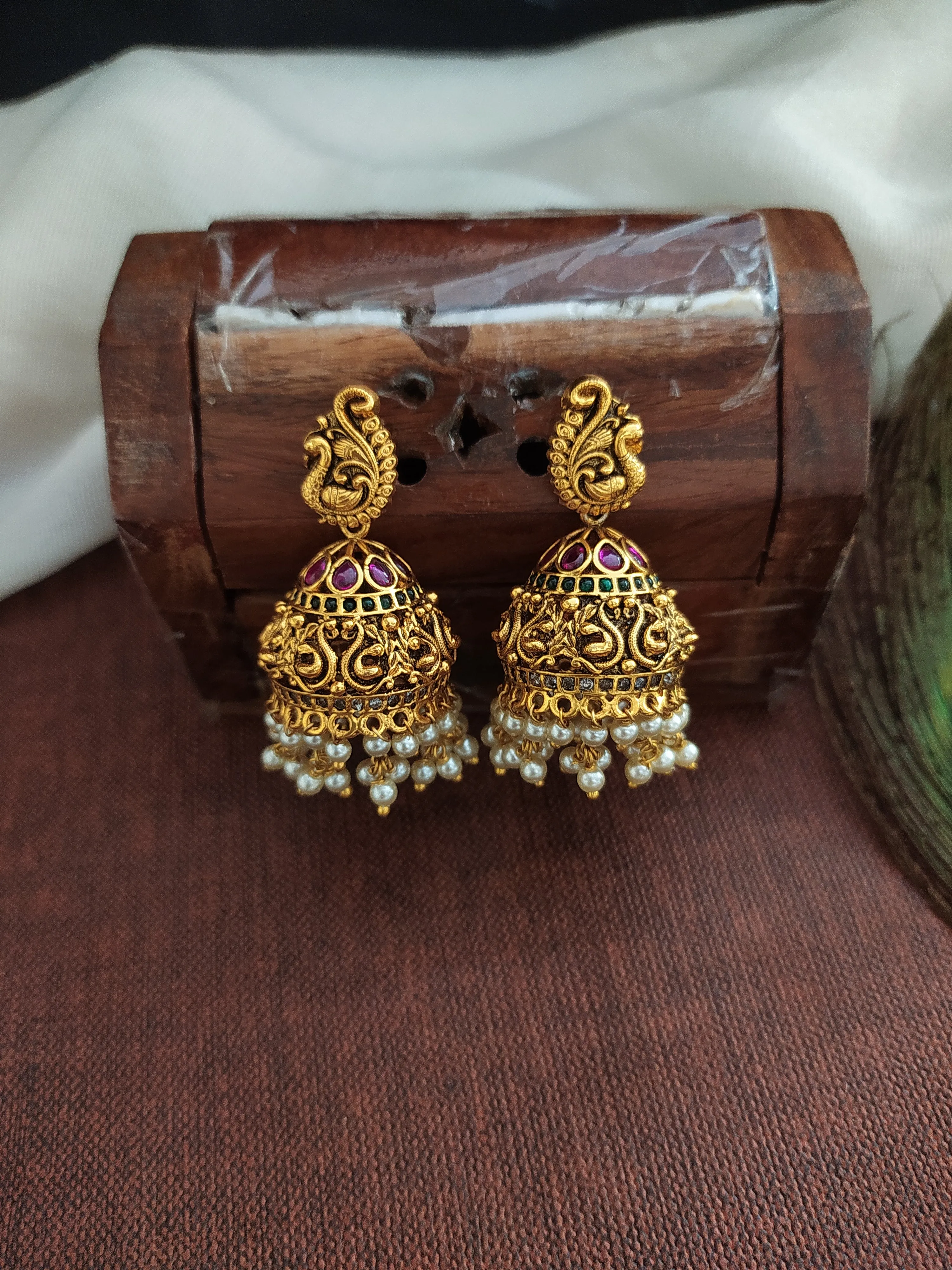 Divine Radiance: Traditional Antique Lakshmi Necklace Set