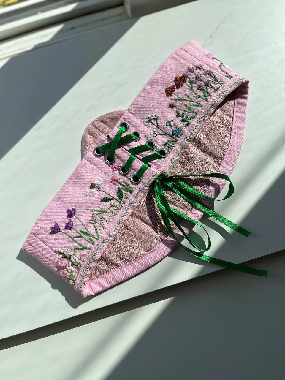 Embroidered floral corset belt size XS-S