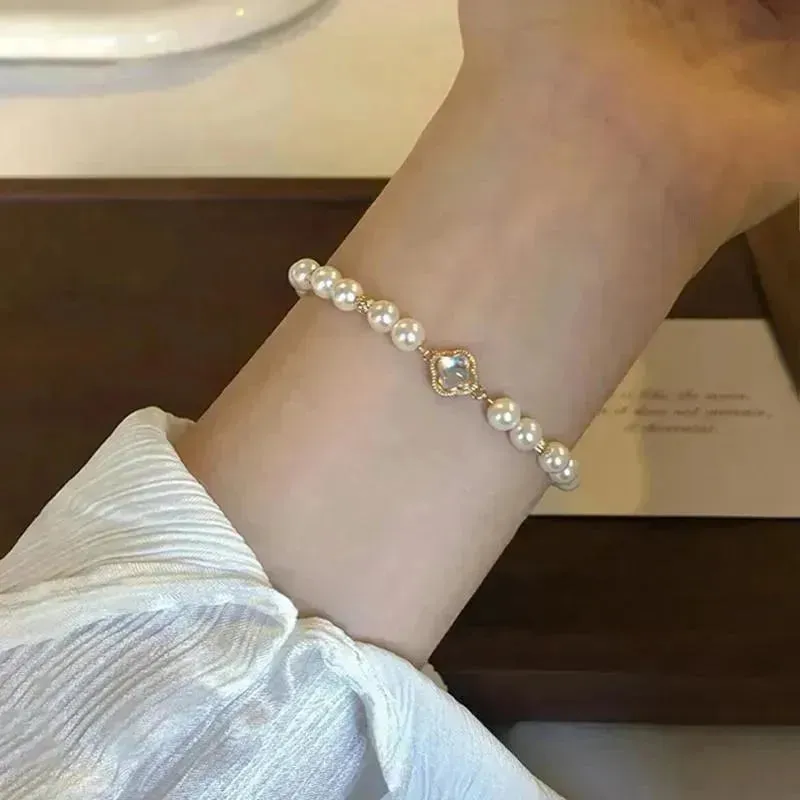 Exquisite Pearl Bracelets for Elegant Women.