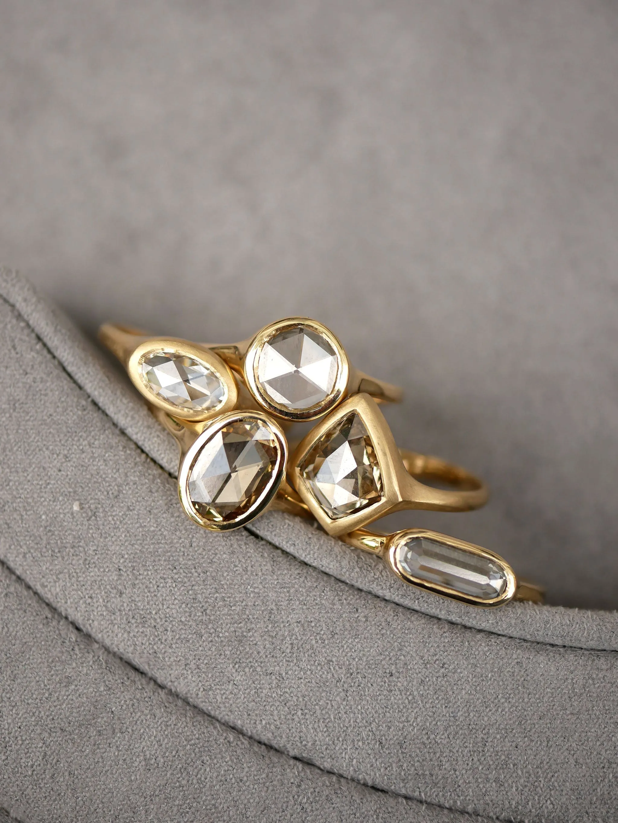 Kite Champagne Diamond Signet Ring