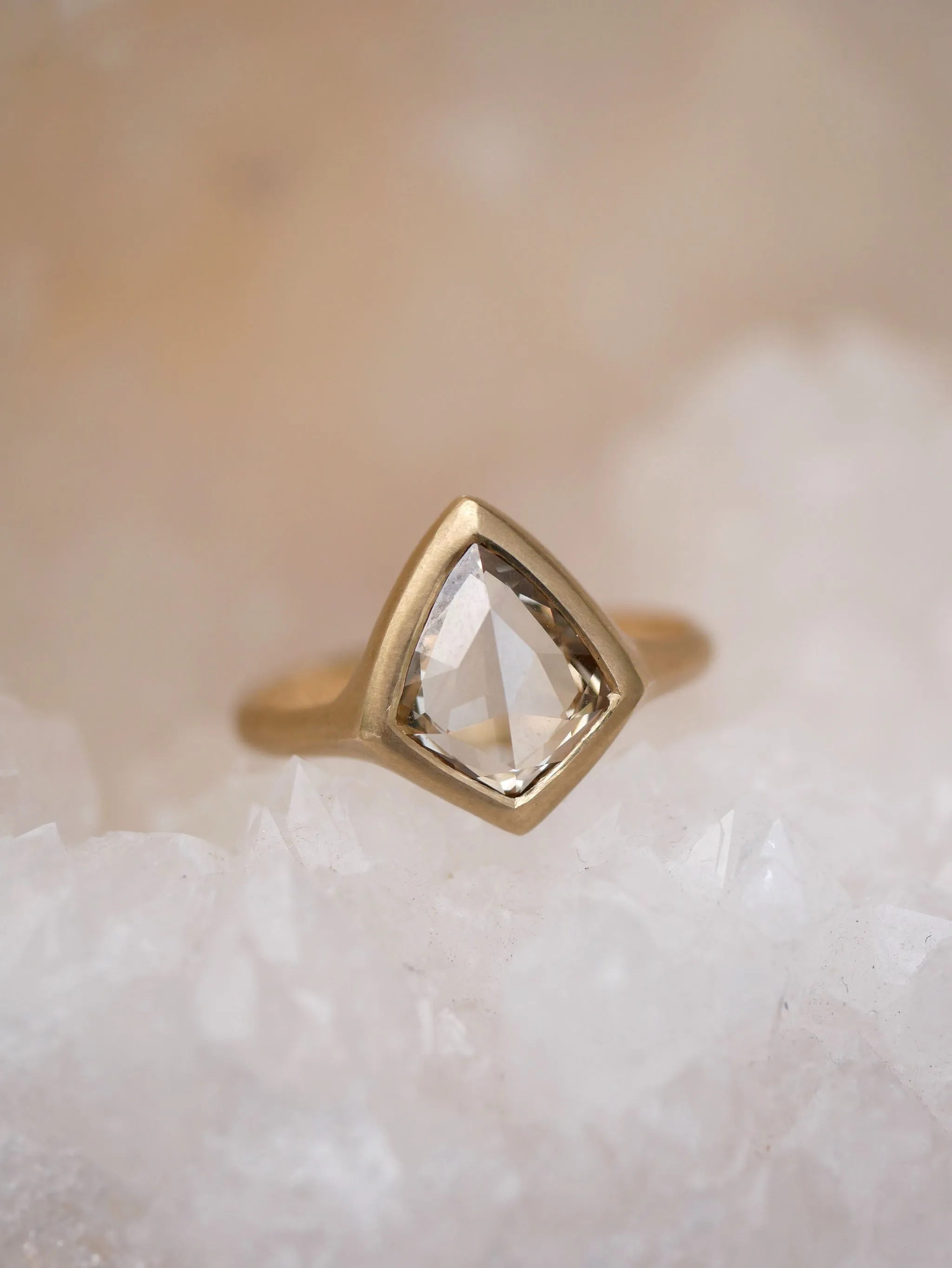 Kite Champagne Diamond Signet Ring