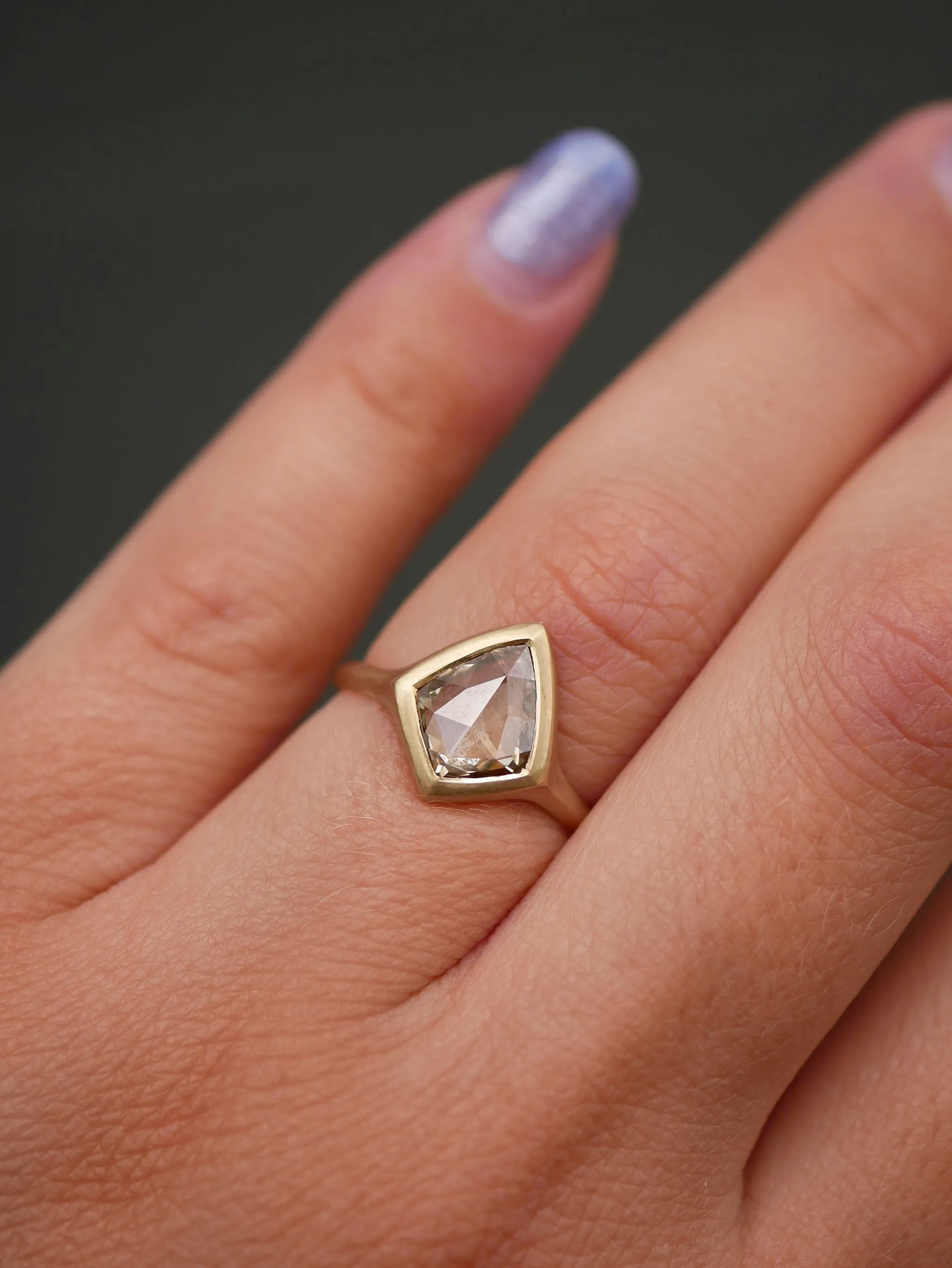 Kite Champagne Diamond Signet Ring