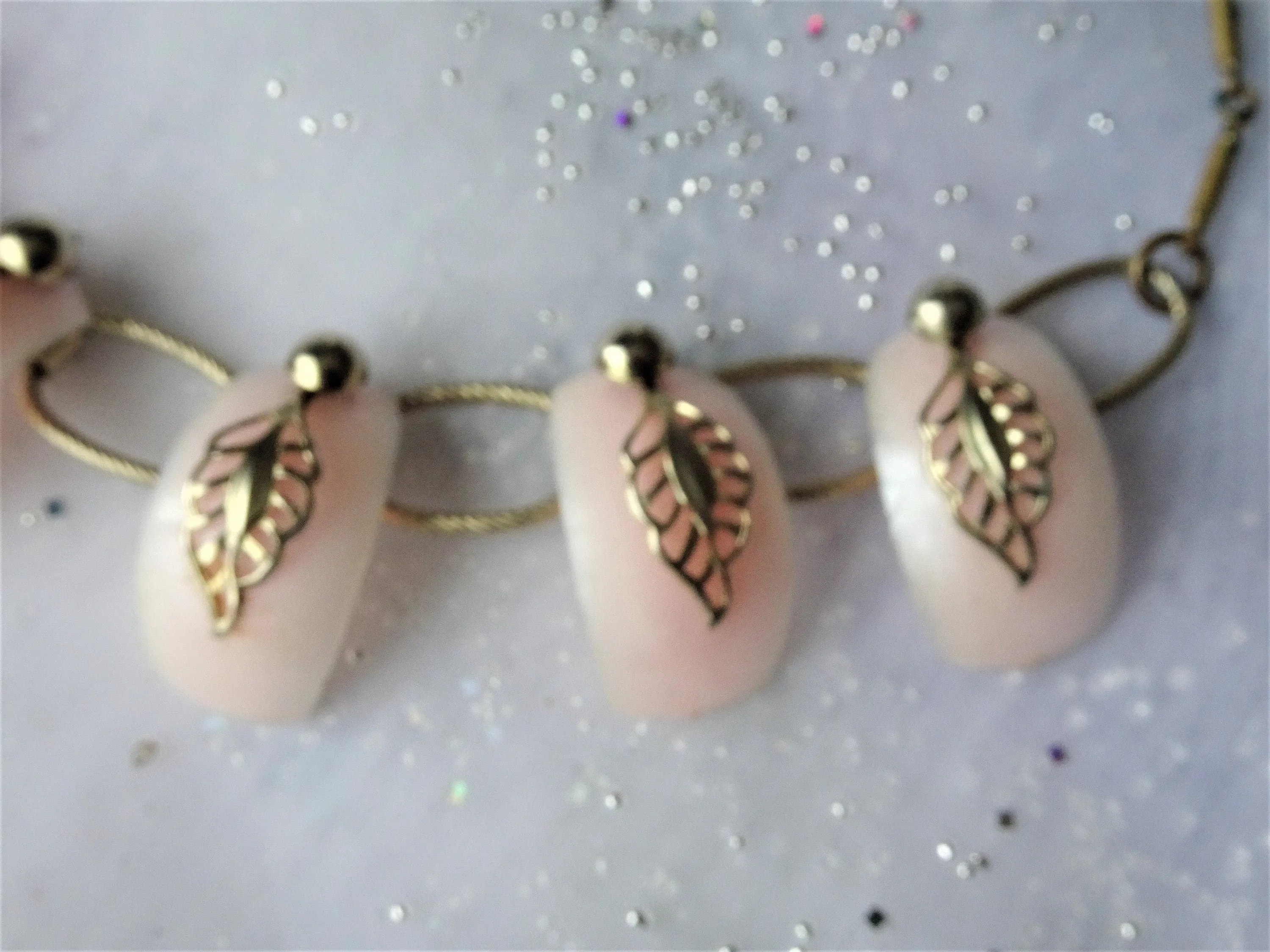 LOVELY Vintage Necklace,PINK Lucite and Gold Tone Metal Necklace, Mid Century Necklace,Collectible MCM Jewelry
