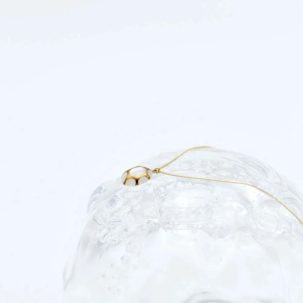 Maki-e Urushi Lacquer Pendant Necklace - White South Sea Pearl Shell / Thread Pattern / White -, Traditional Japanese Urushi Lacquer Jewelry