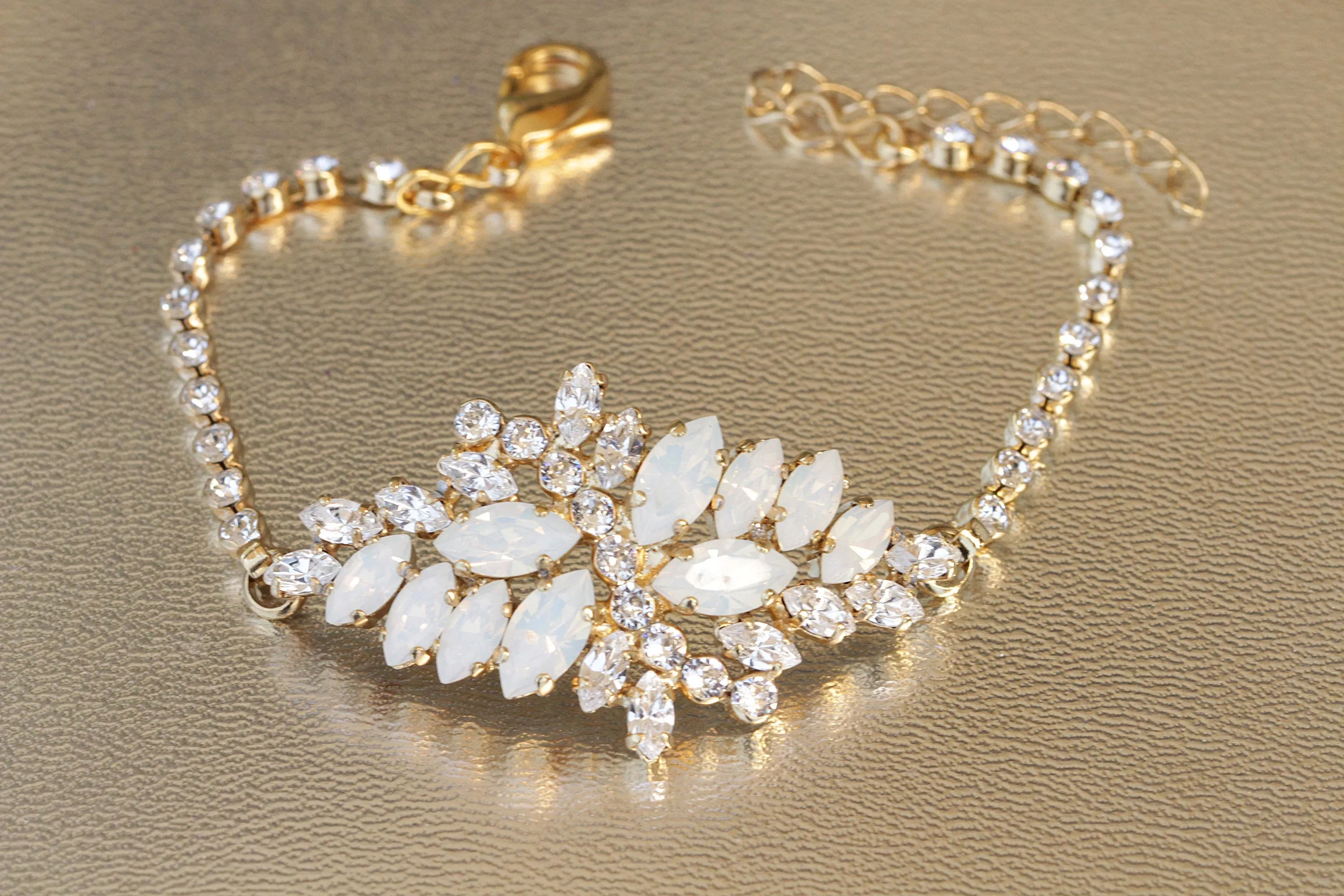 OPAL COLLAR NECKLACE