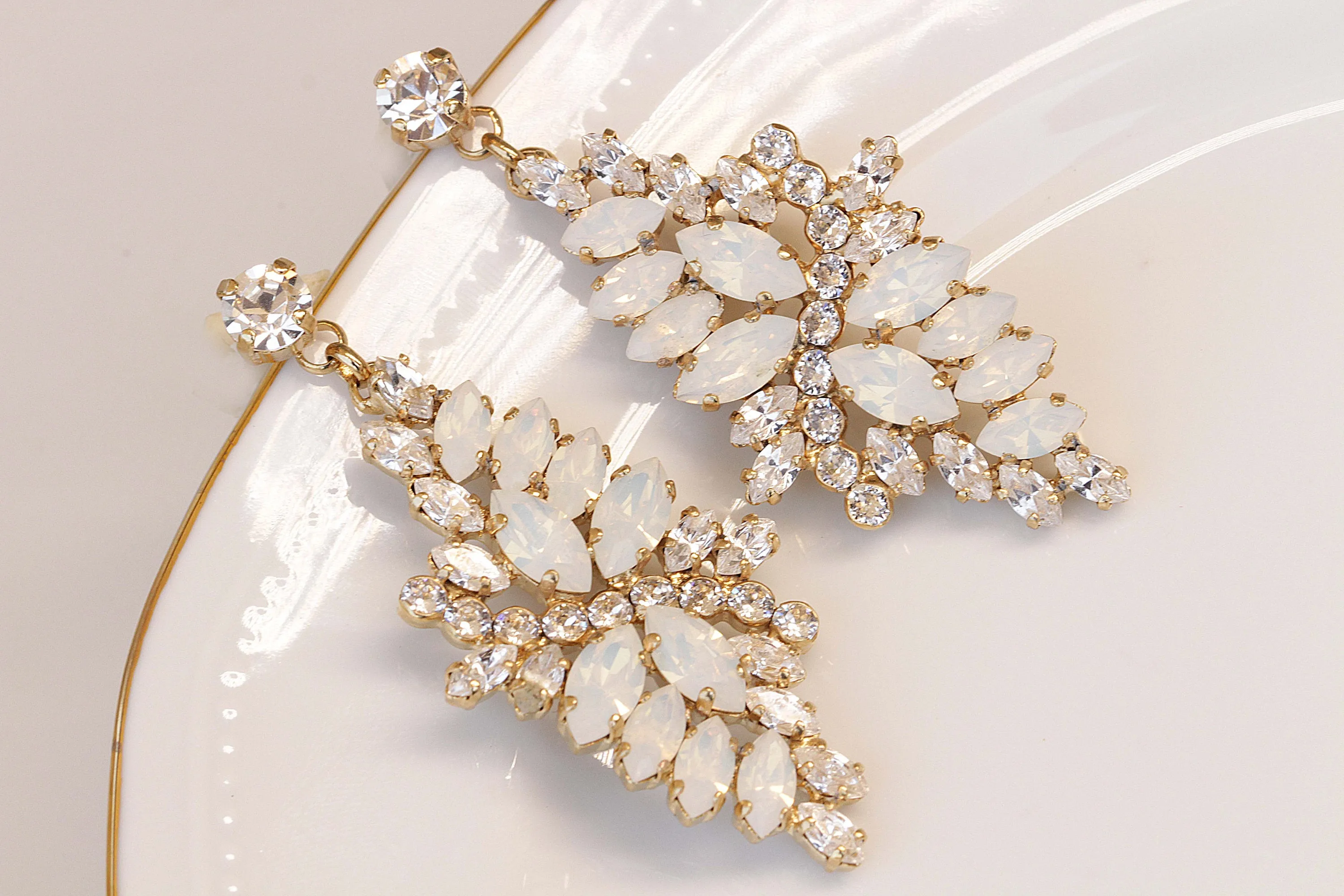 OPAL COLLAR NECKLACE
