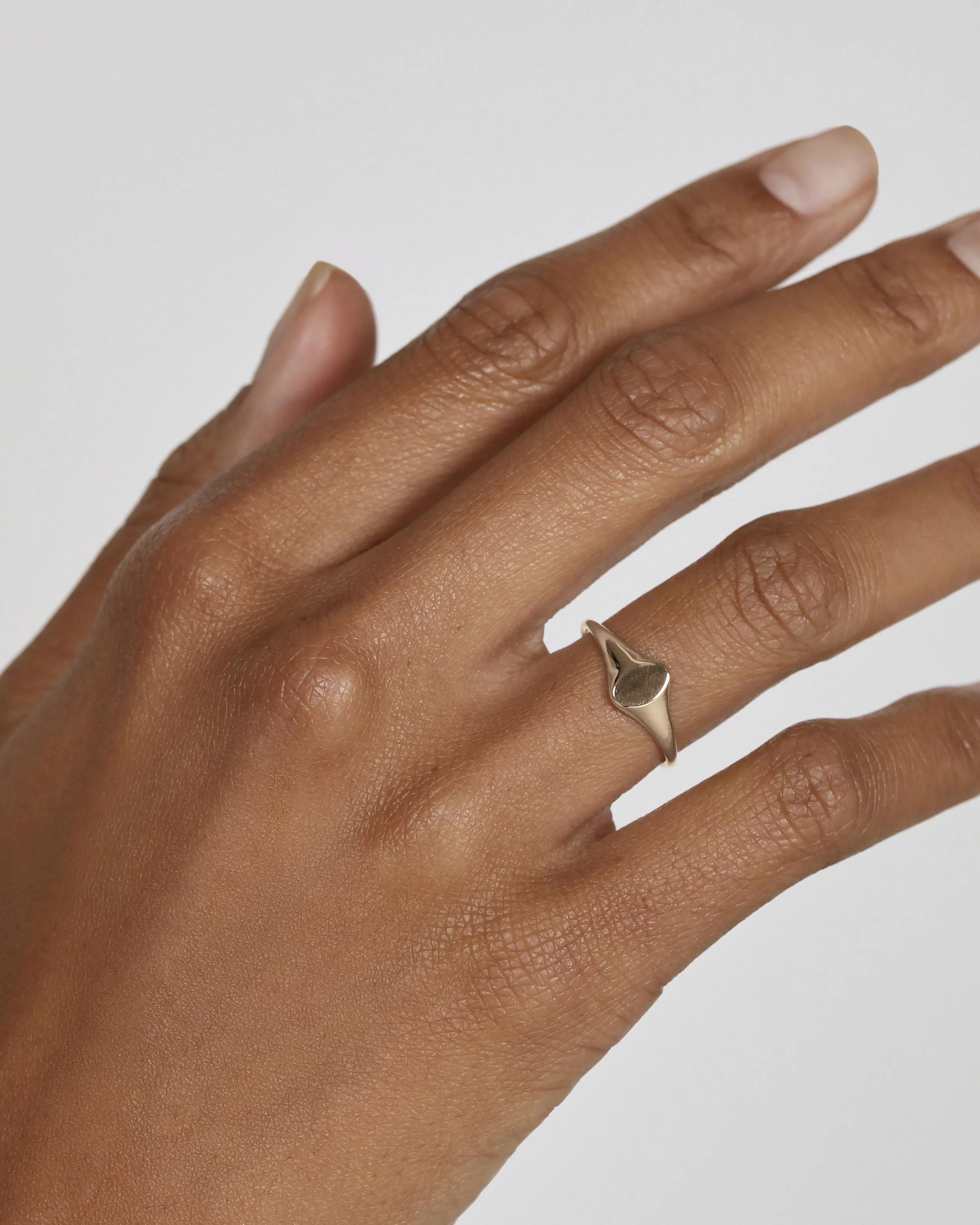 Petite Oval Signet