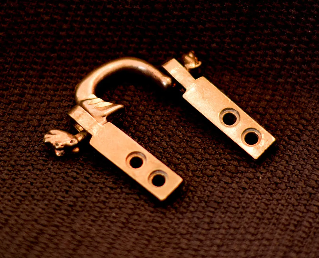 Purse Hanger with Dragon design! From London, England - B-30