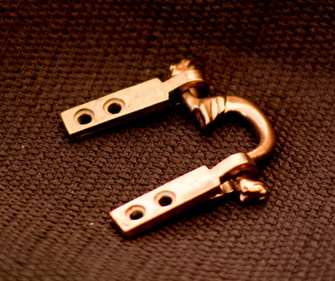 Purse Hanger with Dragon design! From London, England - B-30