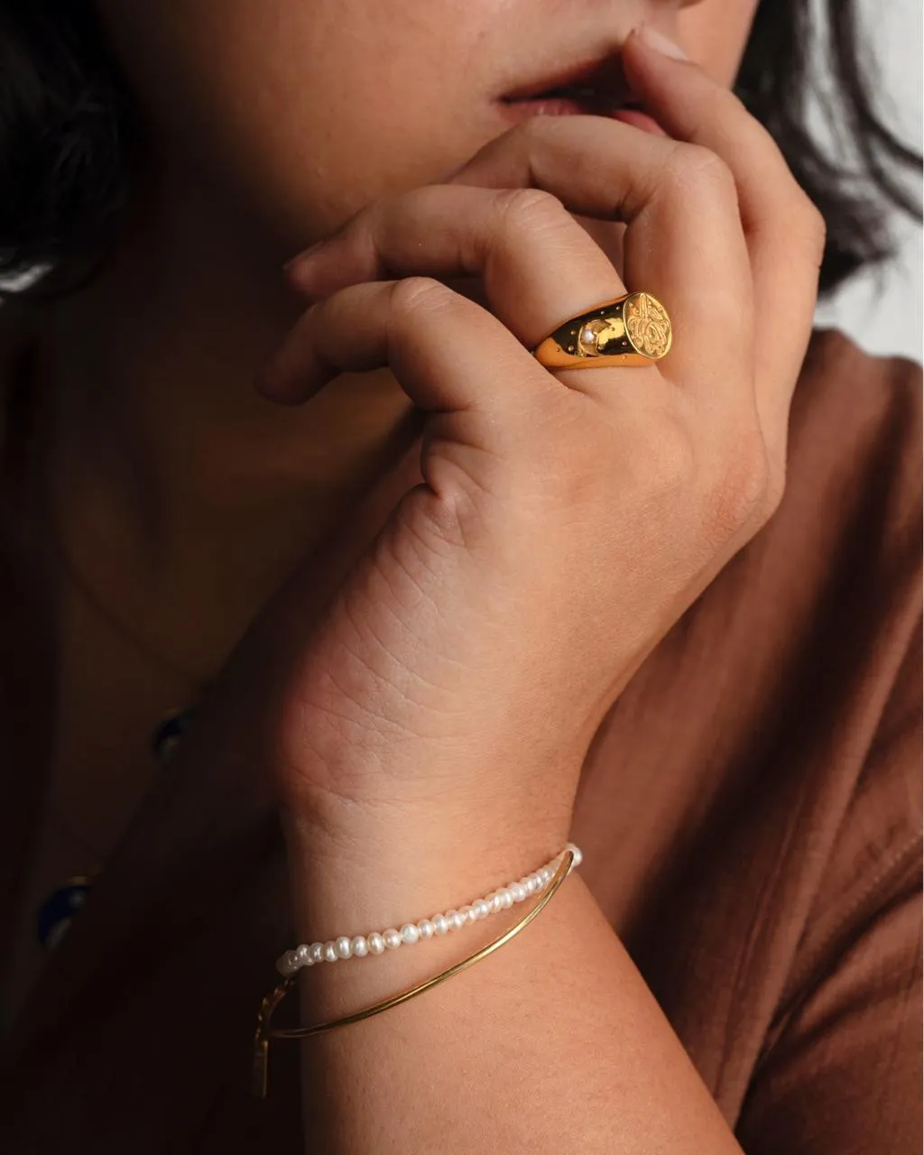 Rosalia Pearl Celestial Signet Ring | 18kt Solid Gold