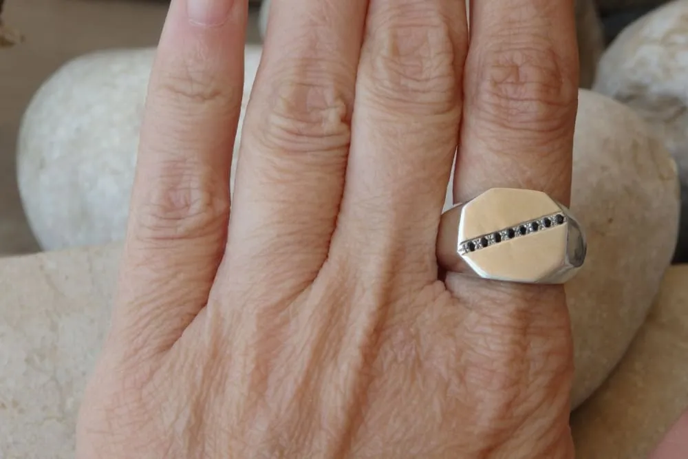Signet Ring.