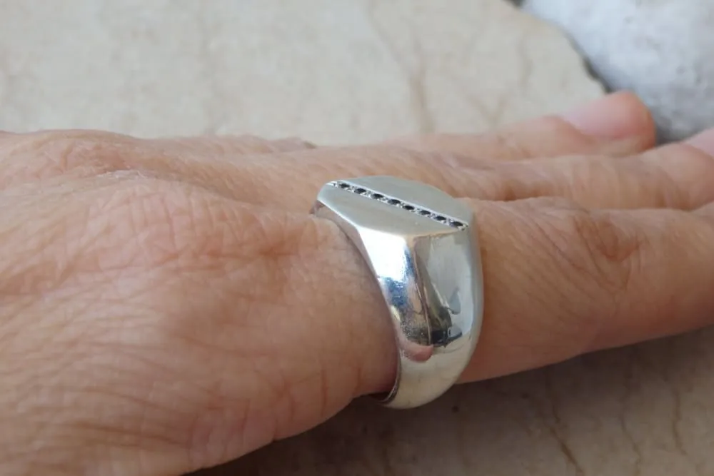 Signet Ring.