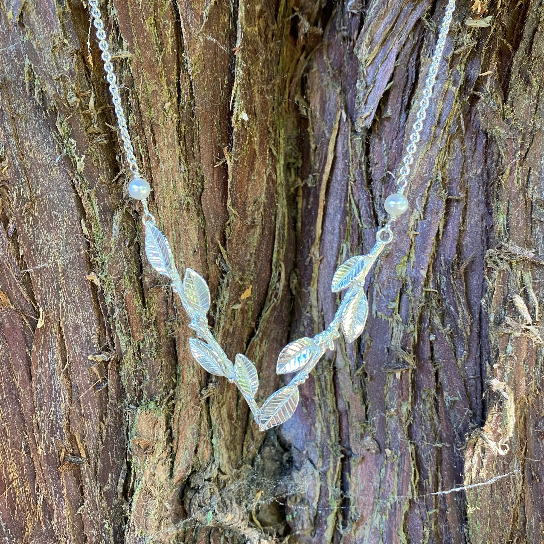 Silver Laurel leaf Wreath Necklace with Pearls