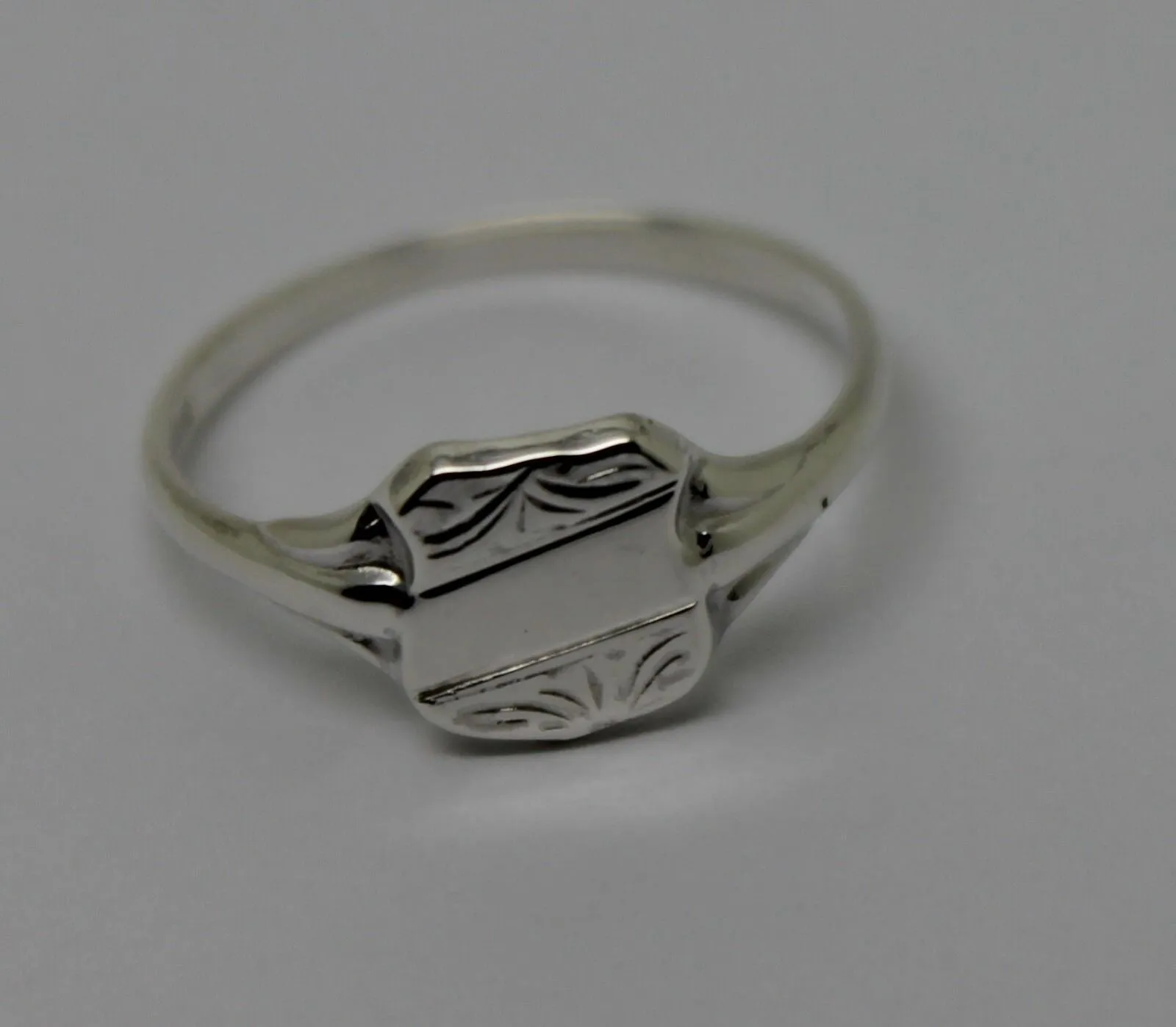 Size L Genuine New Small Genuine Sterling Silver Shield Signet Ring 239