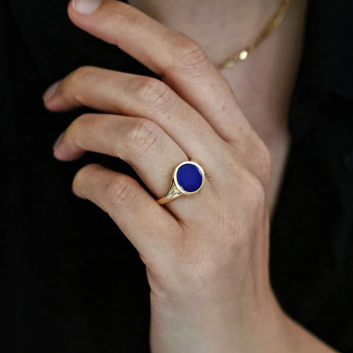 Soleil Collection Round Lapis Signet Ring | 9K Yellow Gold