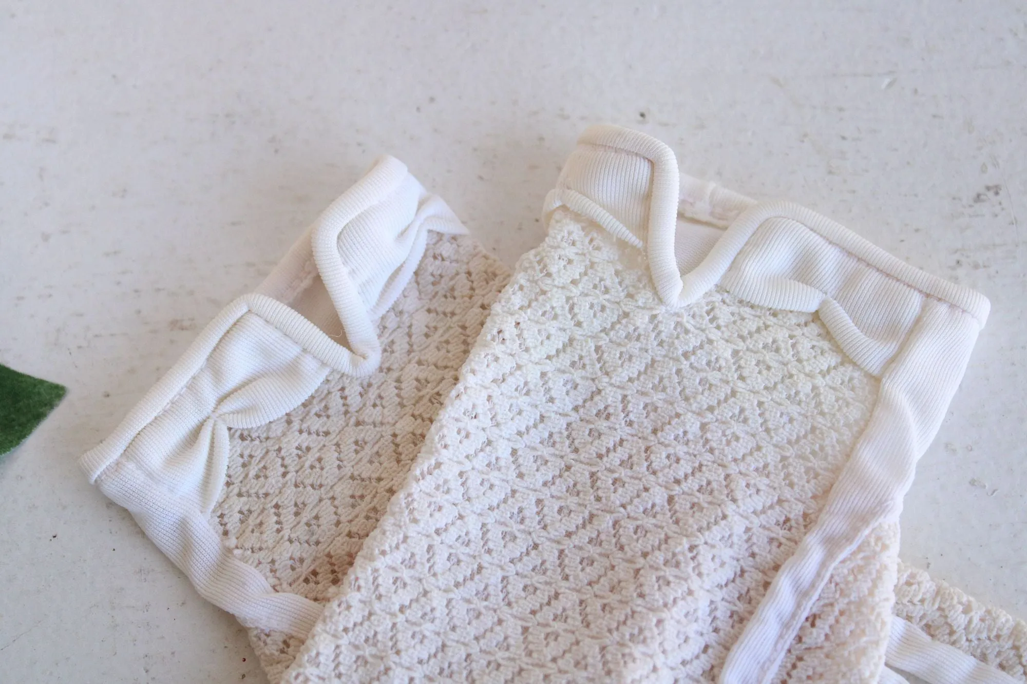 Vintage 1960s Gloves With Lace Backs