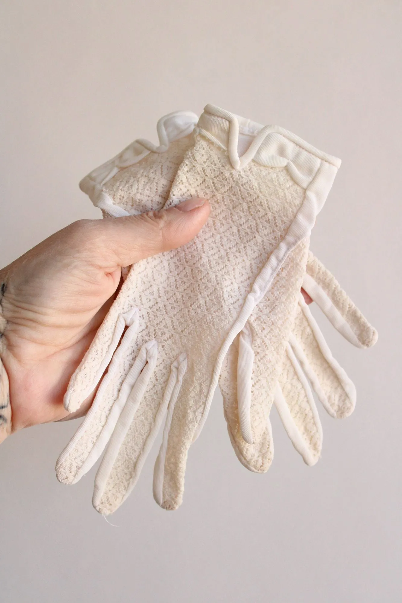 Vintage 1960s Gloves With Lace Backs