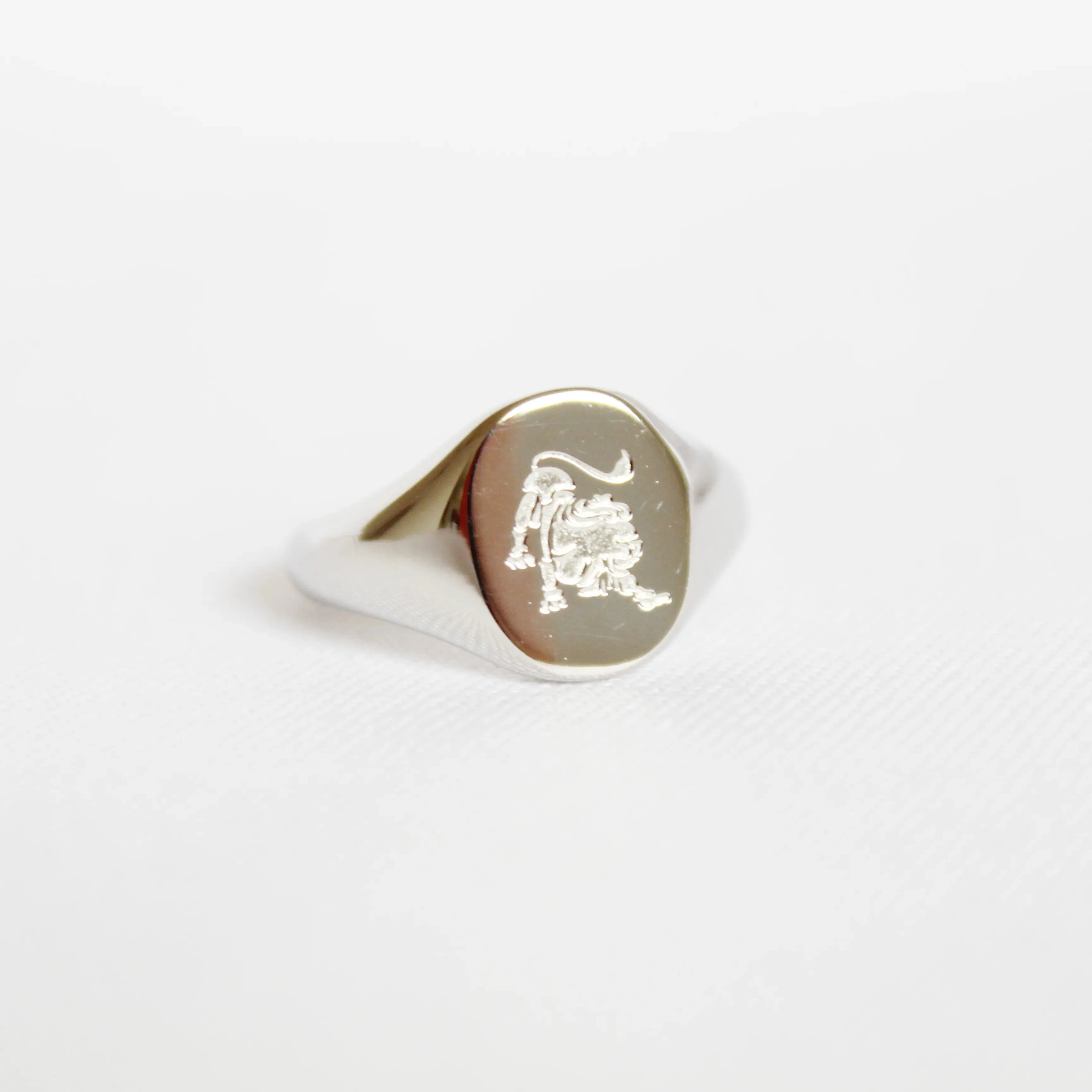Zodiac Signet Ring in Silver - Leo